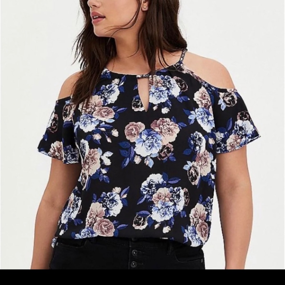 TORRID 2 FLORAL CHAINLINK COLD SHOULDER BLOUSE